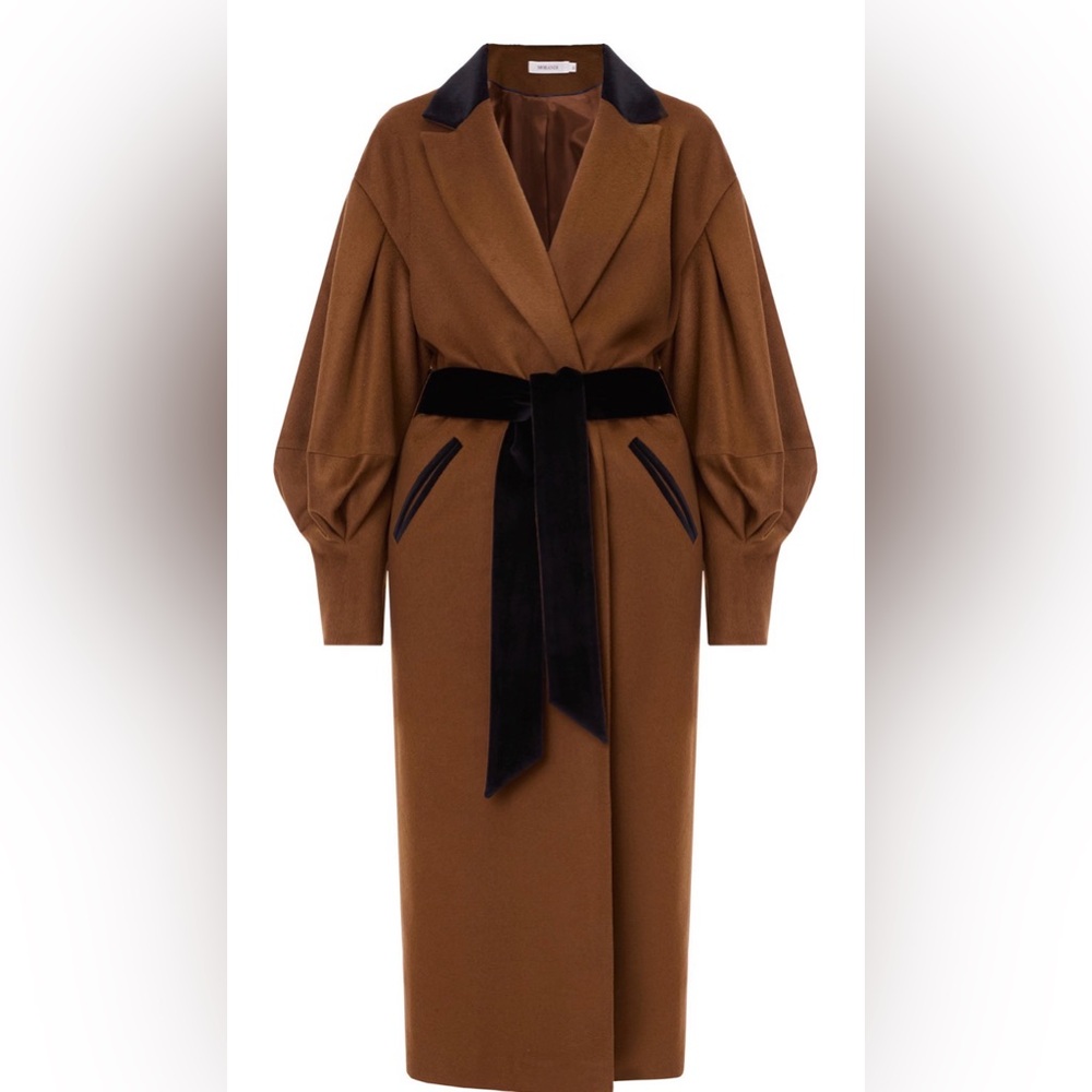 Chic Cashmere Coat with Black Velvet Belt